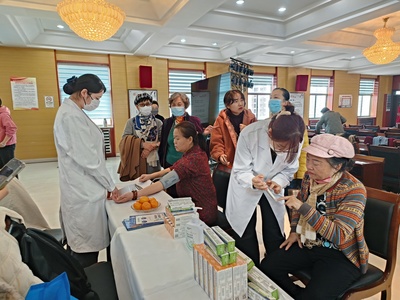 蘭州城關(guān)區(qū) 志愿服務(wù)進(jìn)社區(qū)，健康義診暖民心